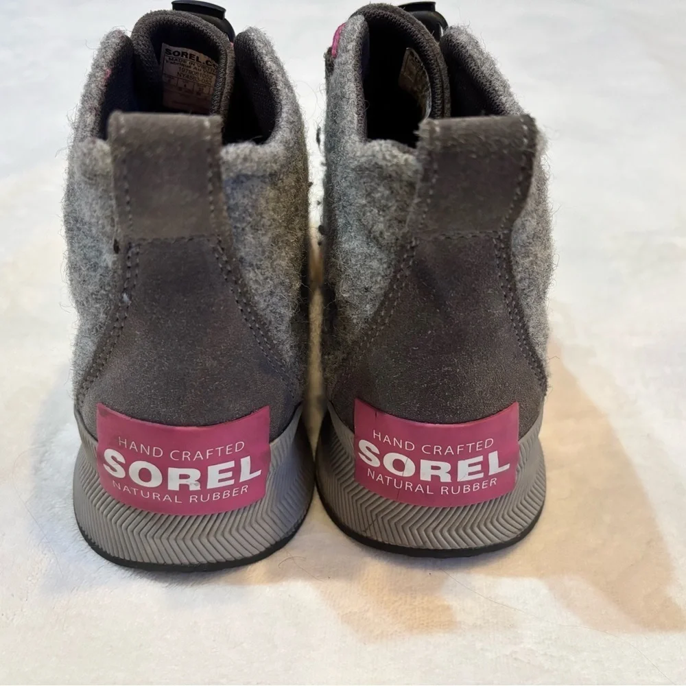 SOREL Boots Youth Out 'N About Classic Waterproof Gray Black Pink Size Y5